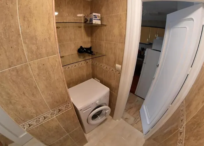 Poseidón Frente A La Playa