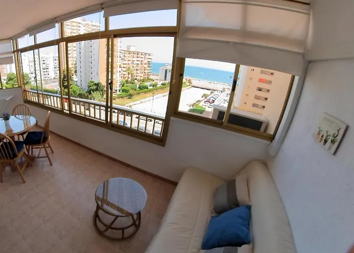 Poseidón Frente A La Playa *