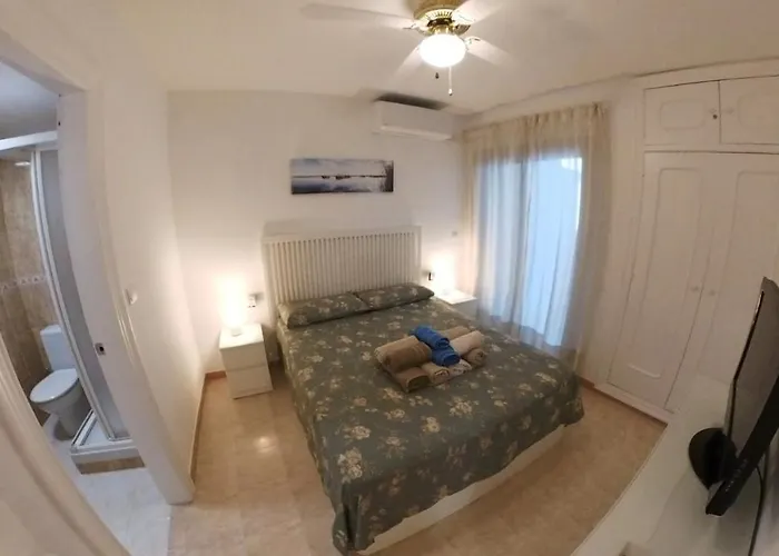 Poseidon Frente A La Playa Апартаменти *