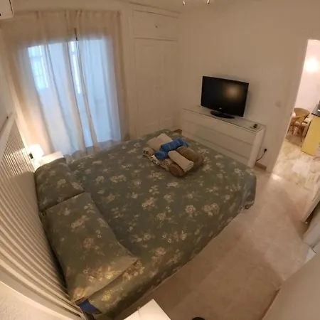 Poseidon Frente A La Playa * Фуэнхирола