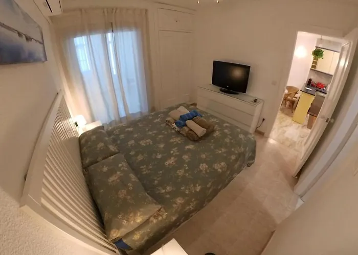 Poseidon Frente A La Playa * Fuengirola